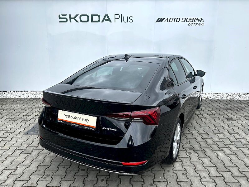 Škoda Octavia (2022) 2.0 TDI 110kW DSG Sportline - fotka 2 z 35