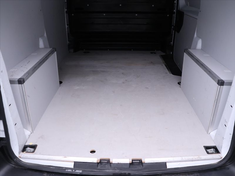 Opel Vivaro 1,5 CDTi 88kW Klimatizace - fotka 9 z 24