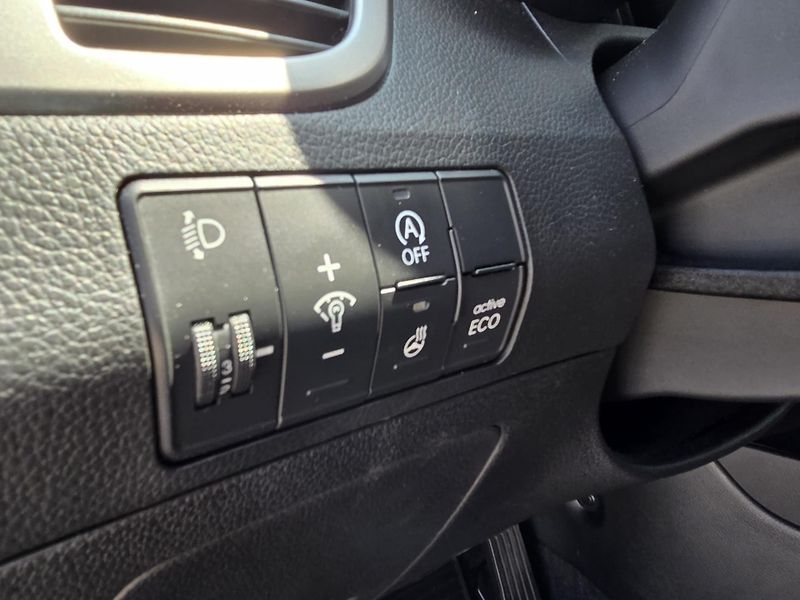 Hyundai i30 (2015) 1.6-NÍZKÁ SPOTŘEBA-AUT-SENZORY - fotka 26 z 28