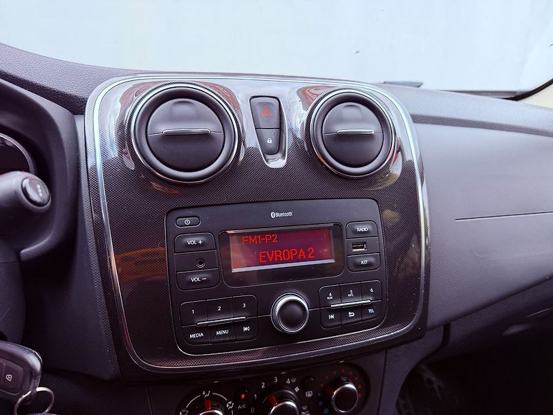 Dacia Sandero 1.0 SCe Access, ČR, 1.Maj - fotka 16 z 20