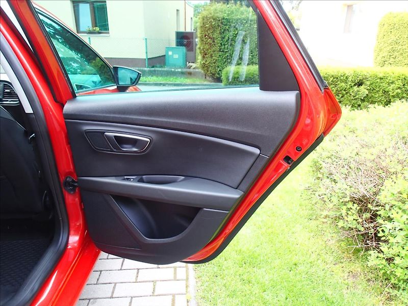 Seat Leon 2,0 TDi, FR, Dsg, ČR - fotka 36 z 49