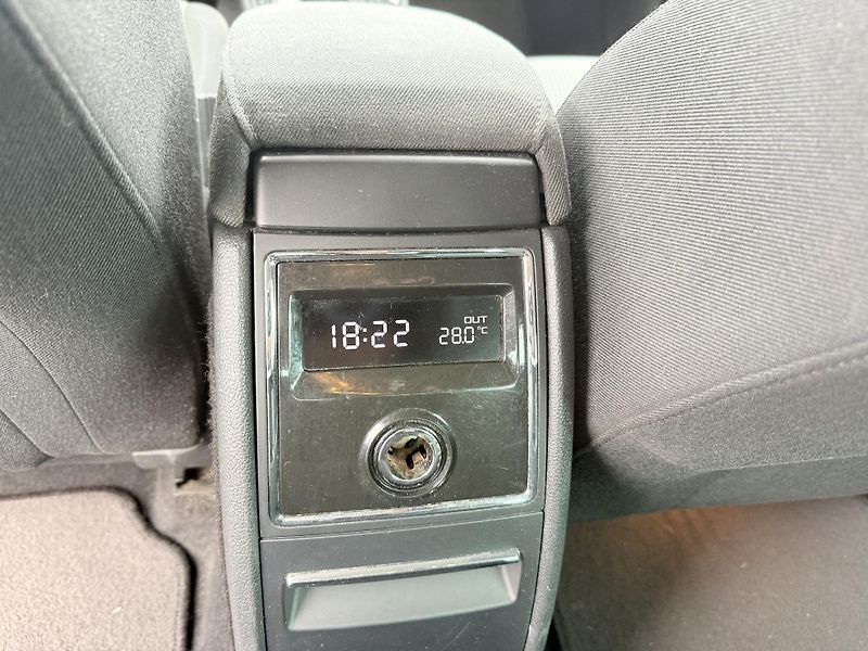 Škoda Superb 2.0 TDi 103kw  - fotka 24 z 29