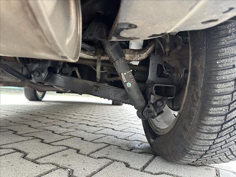 Nissan Qashqai 2,0 4x4 AUTOMAT TEKNA - fotka 27 z 37