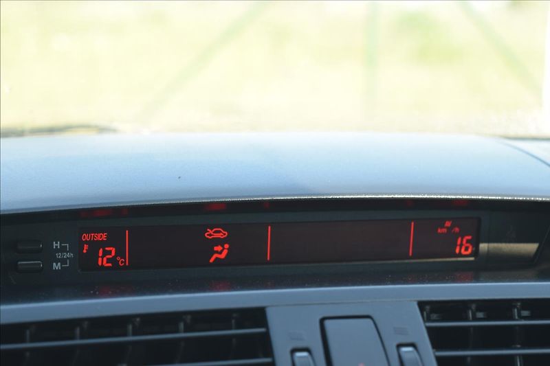 Mazda 6 2,2 d 95KW VÝHŘEV TAŽNÉ - fotka 41 z 50