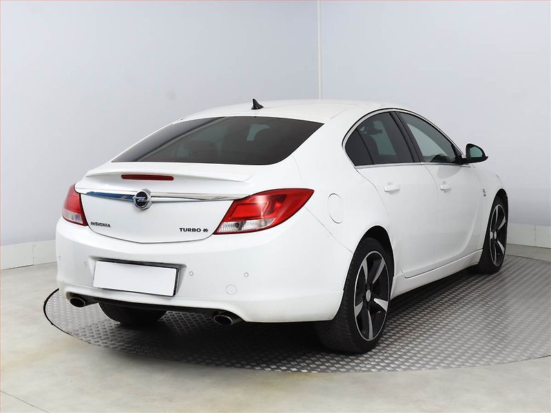Opel Insignia (2011) OPC Line 2.0 Turbo, 4X4 - fotka 5 z 16