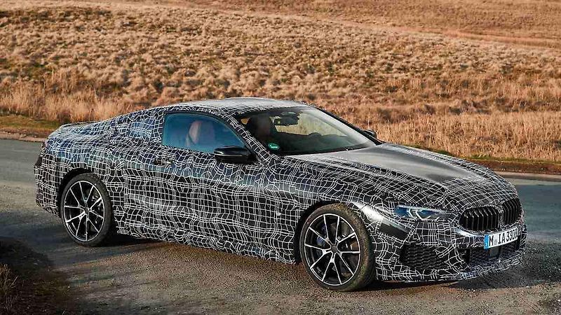 BMW M850i.