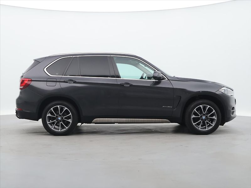 BMW X5 3,0 30d 190kW xDrive CZ - fotka 8 z 34