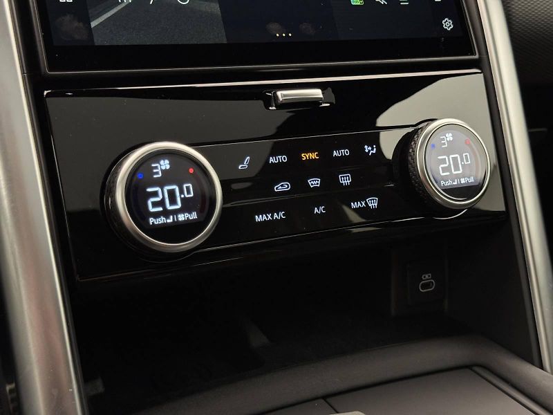 Land Rover Discovery (2023) 3.0 Dynamic SE, tažné, odpočet - fotka 32 z 48