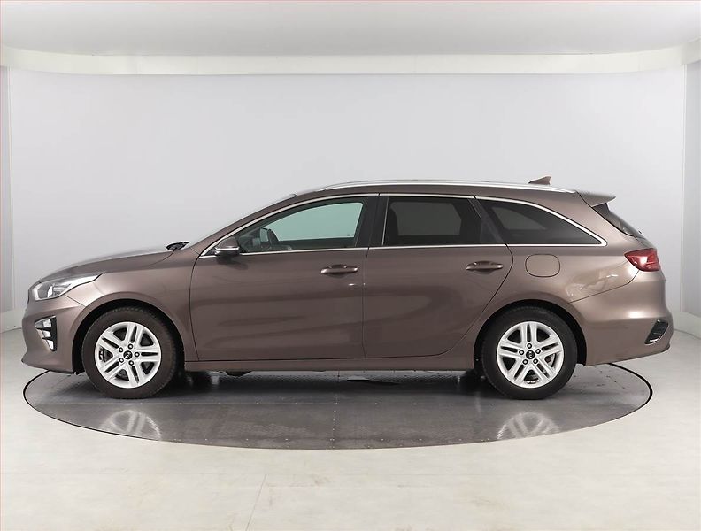 Kia Ceed (2019) 1.4 T-GDI, Serv.kniha, Xenony - fotka 3 z 22