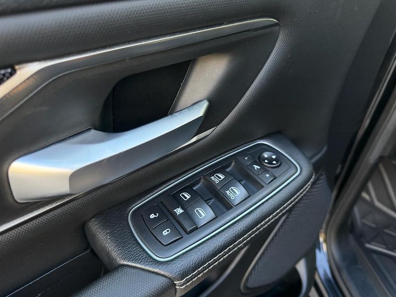 Dodge RAM (2020) +HEMI+REBEL+LIFT+PO SERVISE+ - fotka 16 z 23