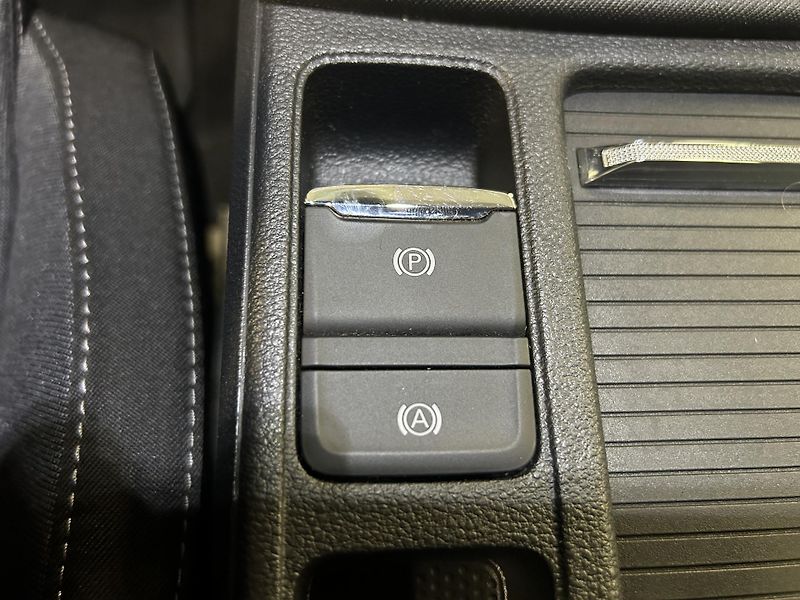 Škoda Octavia (2023) 2.0TDi DSG 4x4 Styl LED HUD TZ - fotka 16 z 34
