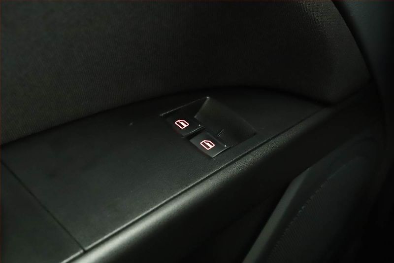 Seat Leon (2010) 1.4 TSI, ČR,1.maj, po STK - fotka 10 z 13