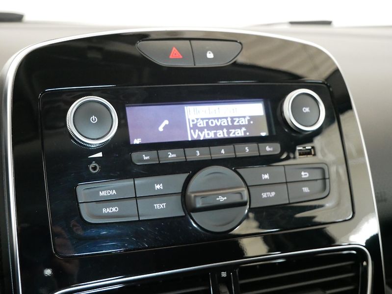 Renault Clio - fotka 19 z 24
