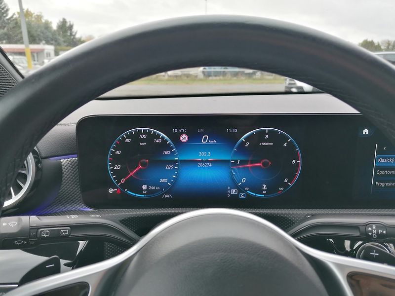 Mercedes-Benz CLA (2022) 2.0 180d Shooting Brake 8G - fotka 31 z 47