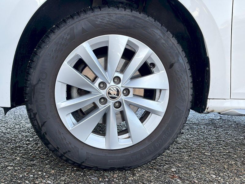 Škoda Kamiq (2023) 1.5 TSI / 110kW / STYLE - fotka 35 z 35