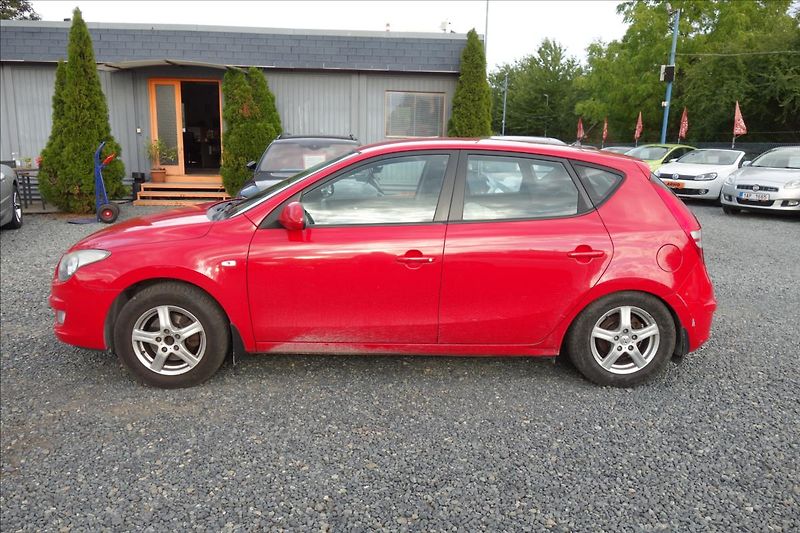 Hyundai i30 1,4 i, ČR, SERV.KN., COMFORT. - fotka 3 z 4