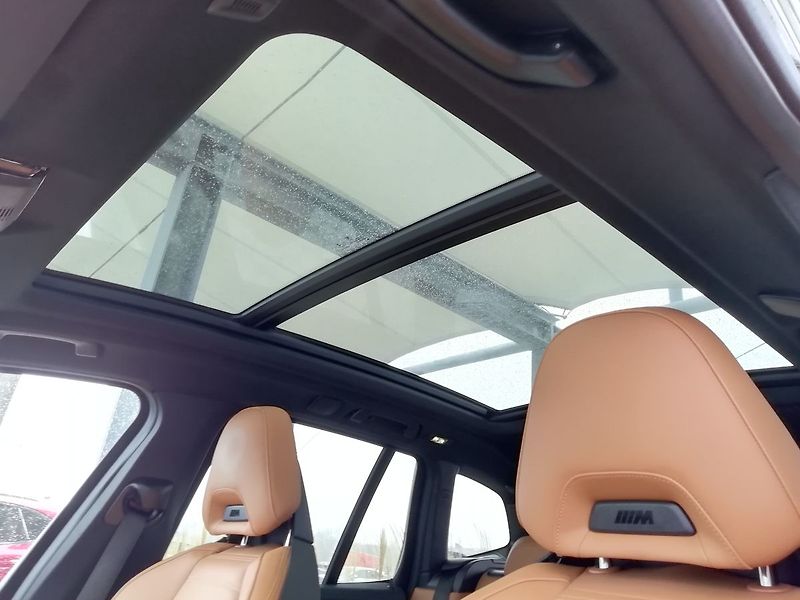 BMW X3 xDrive 30d M-Sport  210 kW - fotka 11 z 25
