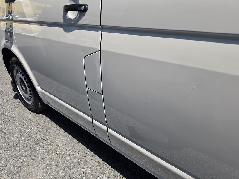 Volkswagen Multivan 2.0 TDI 103kw 7 Míst  TZ  - fotka 32 z 37