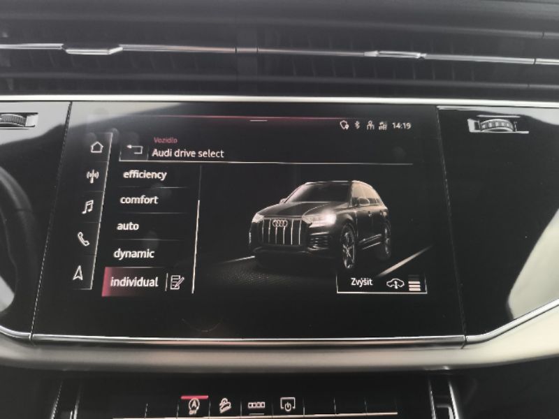Audi Q7 3.0TDi S-Line - fotka 21 z 25