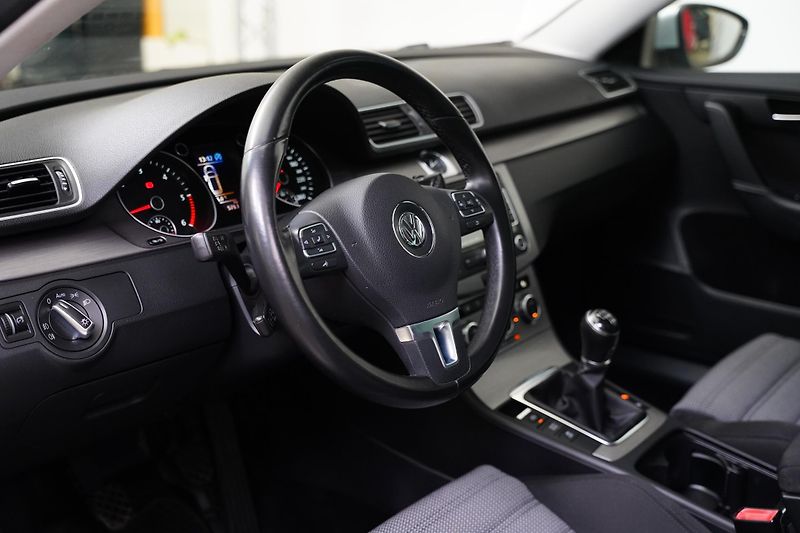 Volkswagen Passat - fotka 14 z 25