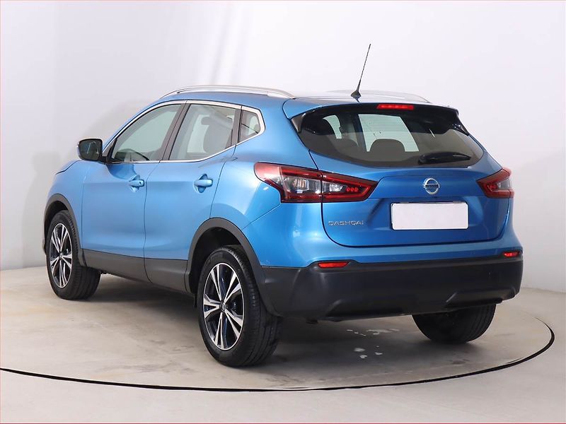 Nissan Qashqai (2022) 1.3 DIG-T, Serv.kniha - fotka 4 z 19
