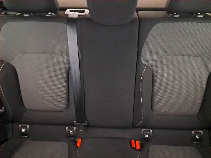 Renault Mégane (2018) 1.5 dCi, Navi, Park. senzory - fotka 10 z 19