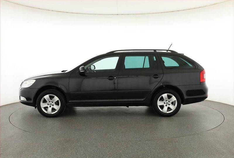 Škoda Octavia (2012) 1.6 TDI, Xenony, Tempomat - fotka 3 z 16