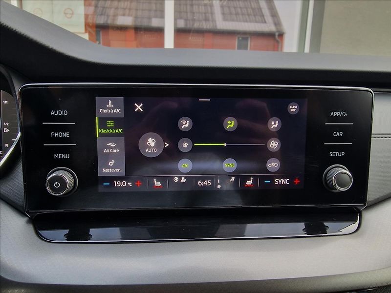 Škoda Octavia 2.0 TDI 110kW Combi,ČR,1.Maj. - fotka 34 z 50