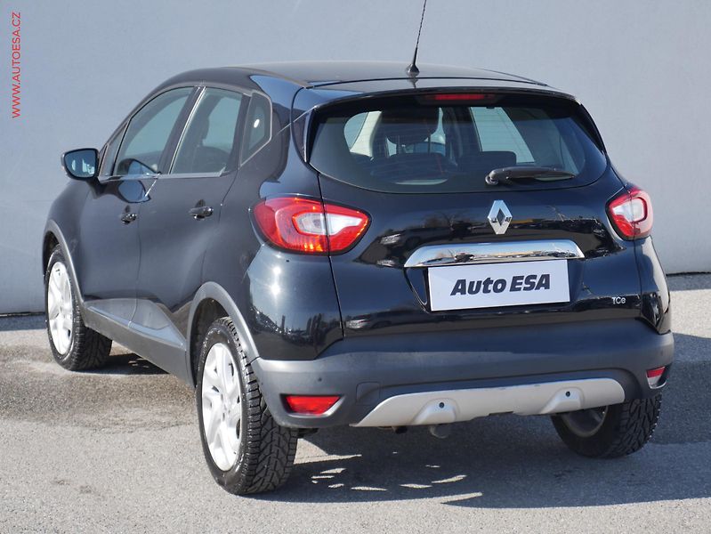 Renault Captur (2016) 1.2 TCe, AT, park.asist - fotka 4 z 15