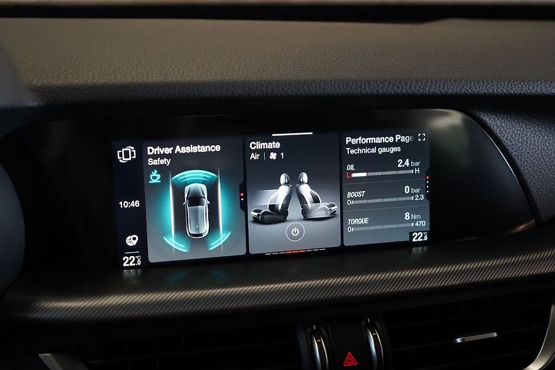 Alfa Romeo Stelvio 2.2 Diesel Q4 154kW (210k) - fotka 27 z 44