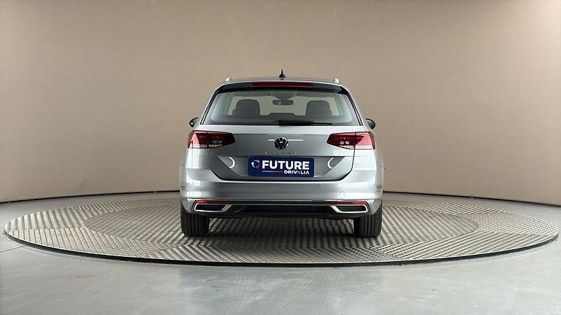 Volkswagen Passat 2.0 TDI DSG Elegance Variant - fotka 5 z 27