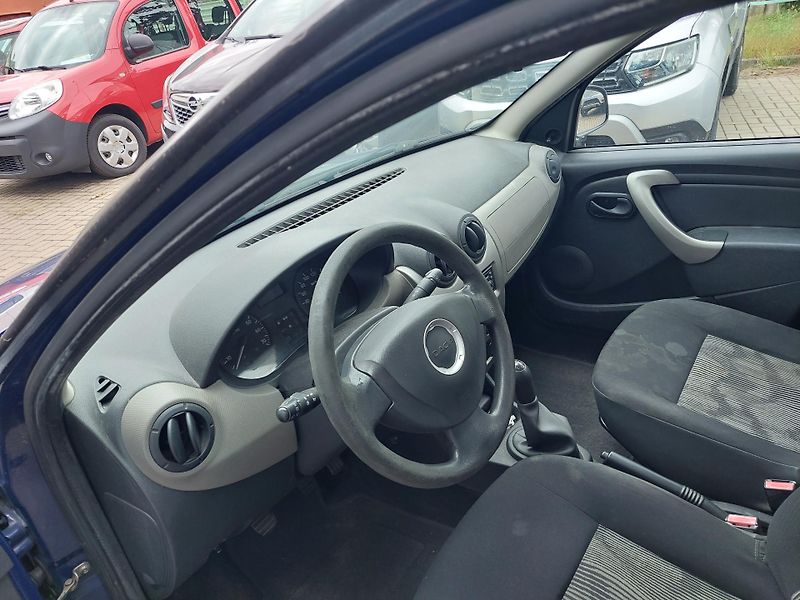 Dacia Sandero (2009) 1.2i-16v - fotka 8 z 17