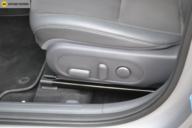 Hyundai Kona 1.0T-GDI DCT STYLE ECO TT - fotka 22 z 54