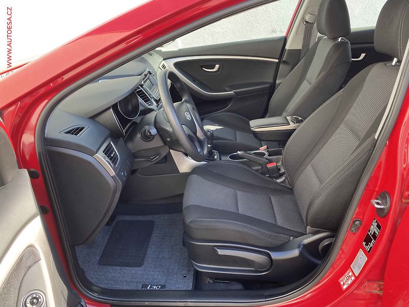 Hyundai i30 (2013) 1.4i, Klima - fotka 9 z 16