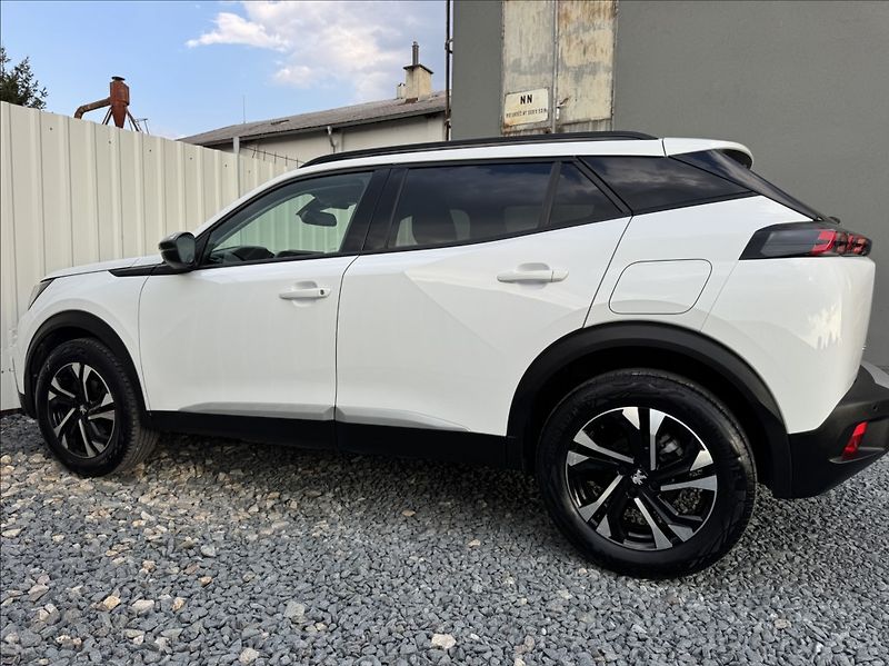 Peugeot 2008 1,2 i ALLURE DPH 1.maj původČR - fotka 19 z 50