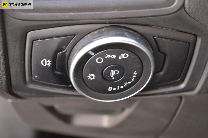Ford Focus 1.6i - 77KW  TREND - fotka 31 z 39