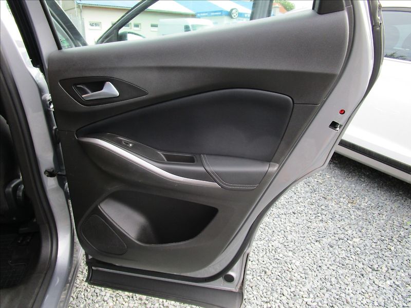 Opel Grandland 1.5CDTi 96kW AT8, aut. klima, - fotka 26 z 41