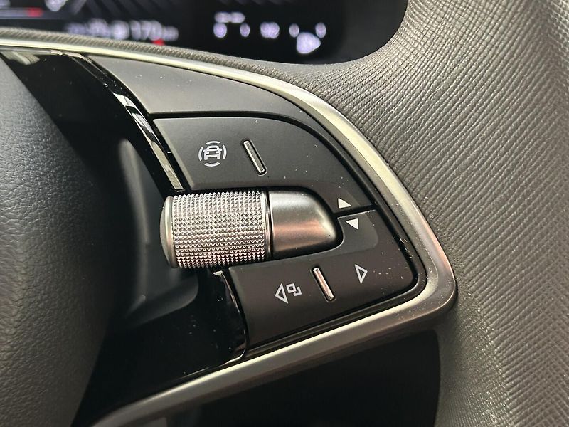 Škoda Kamiq 1.0 TS Selection - fotka 17 z 30