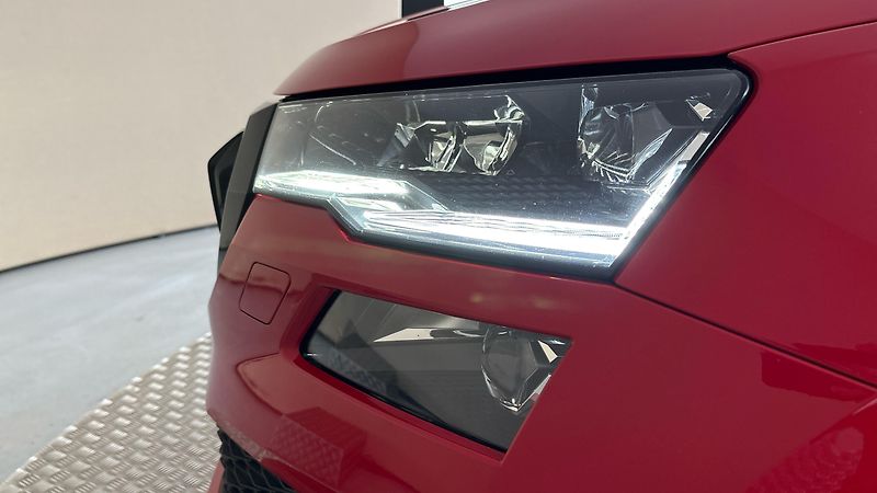 Škoda Karoq 1.5 TSI DSG Sportline - fotka 18 z 26