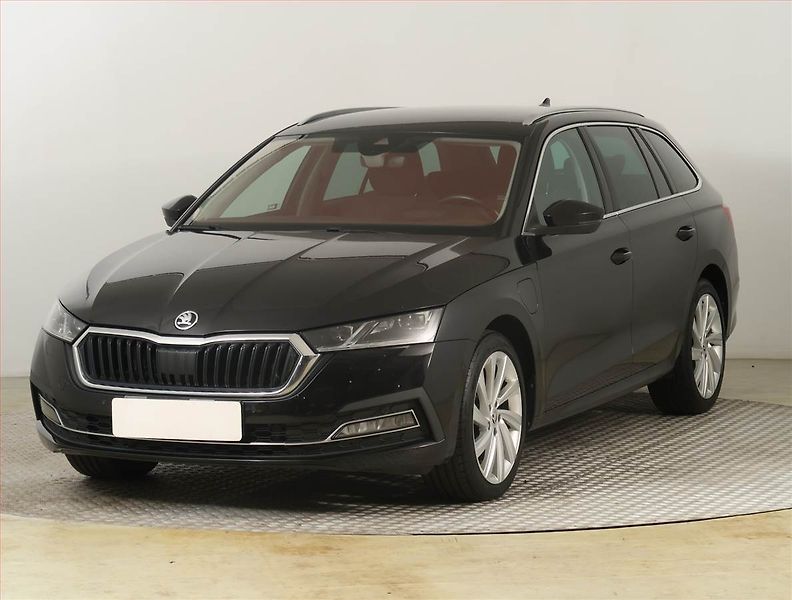 Škoda Octavia (2021) Ambition Plus 1.4 TSI iV - fotka 2 z 30