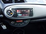 Toyota Yaris (2012) 1.3i 73kW LOUNGE AUT.KLIMA KM - náhled 13