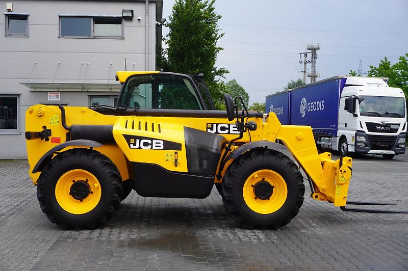 JCB (2019) 535-95 / 3.5 T / range 9.5 m - fotka 4 z 24