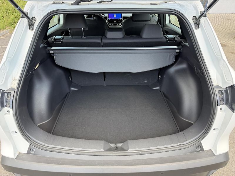 Toyota Corolla Cross 1,8i hybrid automat navigace - fotka 21 z 21
