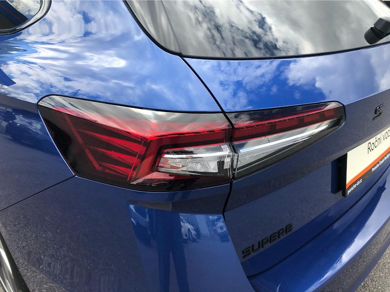 Škoda Superb 2.0 TSI  DSG 7° - fotka 27 z 30