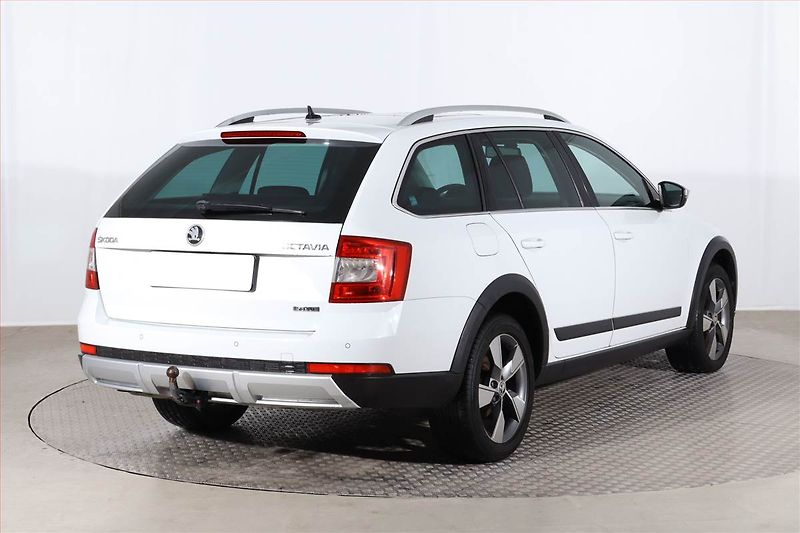 Škoda Octavia (2015) Scout 2.0 TDI, 4X4, Automat - fotka 5 z 20