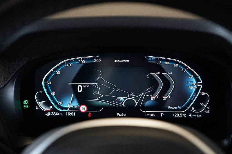 BMW X3 30e xDrive, M Sport, Head-up - fotka 24 z 42