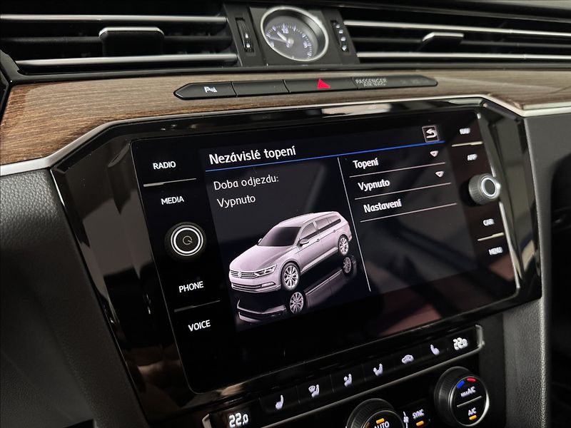 Volkswagen Passat 2,0 TDi  DSG Highline Virtual - fotka 42 z 49