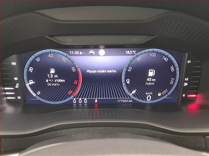 Škoda Karoq (2023) Ambition 1.0 TSI - fotka 10 z 21