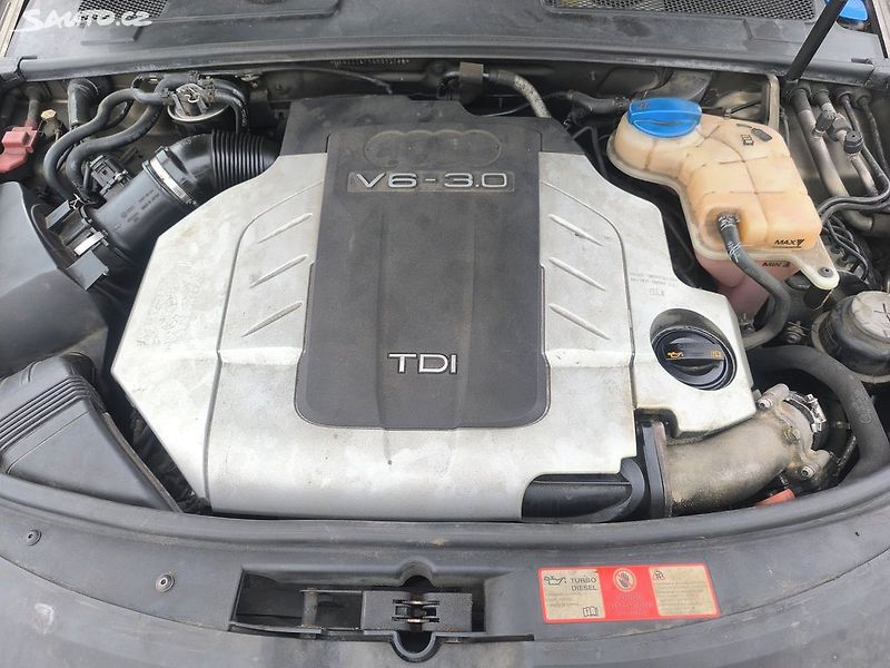 Audi A6 30TDI,MANUÁL,KRÁSNÁ,SERVIS,4X4 - fotka 19 z 22