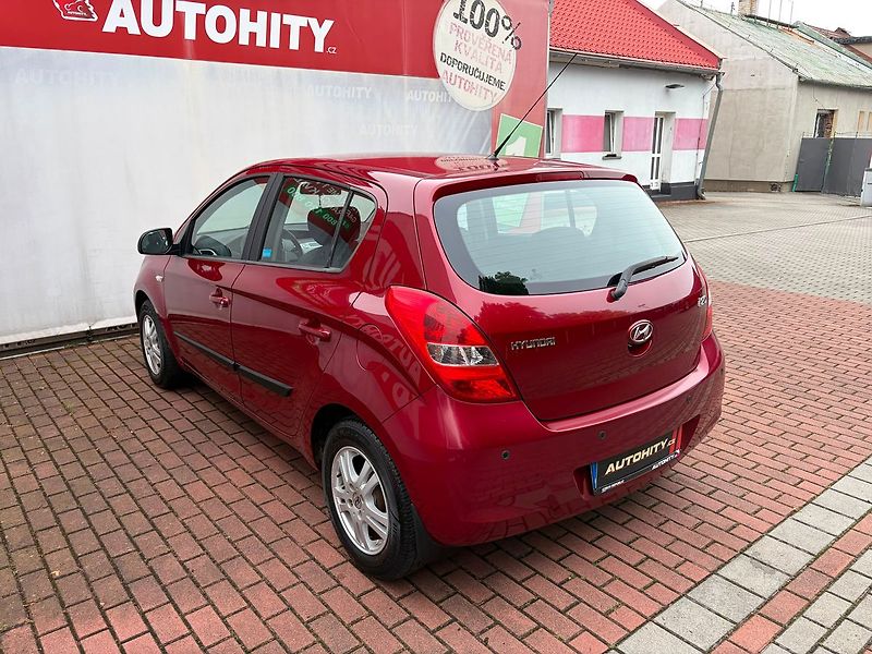 Hyundai i20 1.3 i, ČR, 71 tkm - fotka 8 z 19